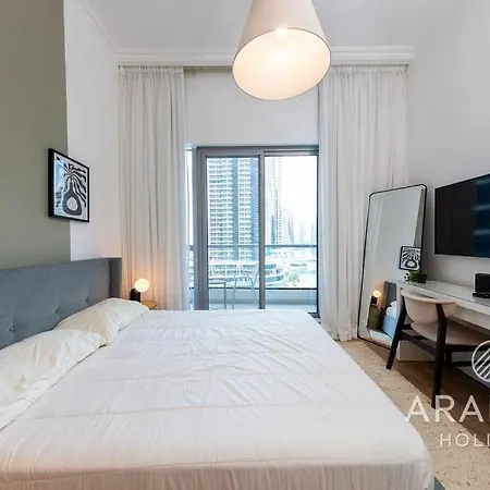 Appartamento Exclusive Newly Renovated 1Br Full Marina Views Dubai Esterno foto