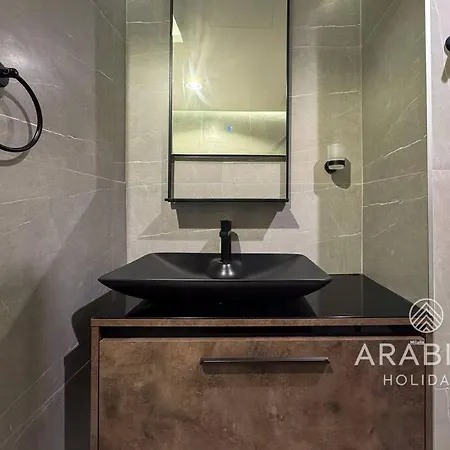 Appartamento Exclusive Newly Renovated 1Br Full Marina Views Dubai Esterno foto